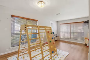 747 Cedar Leaf Cir, Lake Dallas, TX 75065 - Photo 6