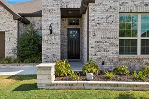 1709 Hamlet Dr, Fort Worth, TX 76052 - Photo 2