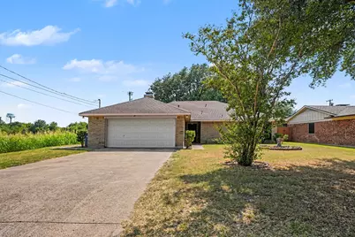 407 Lumpkin Drive, Ennis, TX 75119 - Photo 6