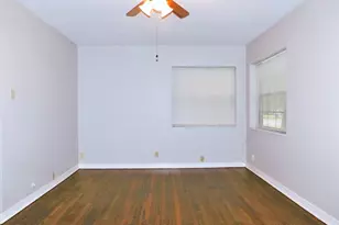 1010 Denton St, Denton, TX 76201 - Photo 4