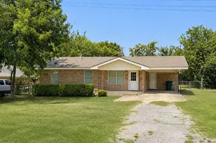 1607 McDonald N, Decatur, TX 76234 - Photo 2