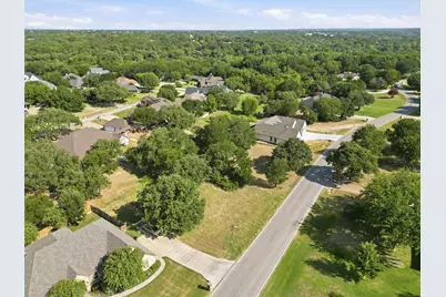 7012 Westover Drive, Granbury, TX 76049 - Photo 8