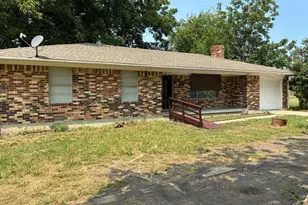 610 S Rike St, Farmersville, TX 75442 - Photo 1