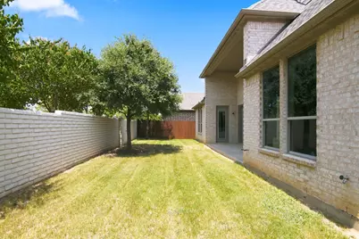 2701 Trinity Trail Way, Fort Worth, TX 76118 - Photo 36