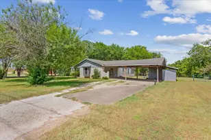 901 S Old Temple Rd, Lorena, TX 76655 - Photo 4