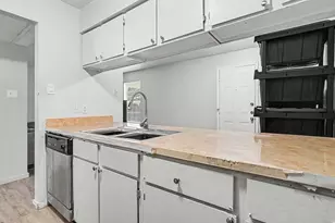 104 N Heights Dr, Crowley, TX 76036 - Photo 6