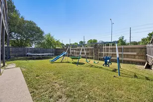 1316 Cy Blackburn Cir, Dallas, TX 75217 - Photo 18