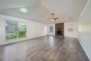 9008 Topperwind Ct, Fort Worth, TX 76134 - Photo 6