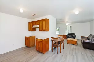 304 Missouri St, Bowie, TX 76230 - Photo 4