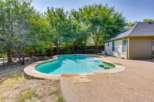 220 Royal Ct, Weatherford, TX 76085 - Photo 30