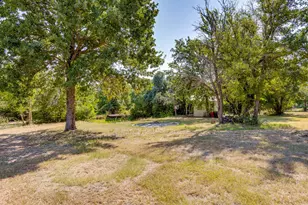 220 Royal Ct, Weatherford, TX 76085 - Photo 32