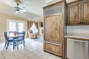 220 Royal Ct, Weatherford, TX 76085 - Photo 12