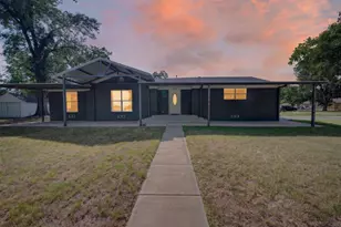 205 N 1st St, Mabank, TX 75147 - Photo 2