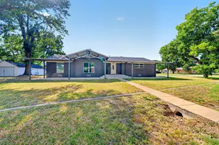 205 N 1st St, Mabank, TX 75147 - Photo 1