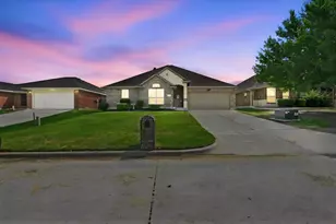 1718 Abaco Dr, Mansfield, TX 76063 - Photo 2