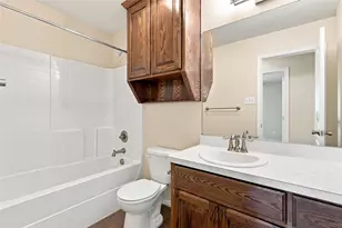 204 Raven Ridge Ct, Lacy Lakeview, TX 76705 - Photo 12