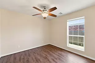 204 Raven Ridge Ct, Lacy Lakeview, TX 76705 - Photo 14
