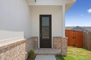 204 Third St, Hillsboro, TX 76645 - Photo 2