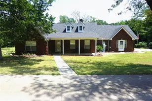 610 S Lillis Ln, Denison, TX 75020 - Photo 2