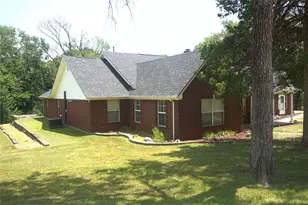 610 S Lillis Ln, Denison, TX 75020 - Photo 4