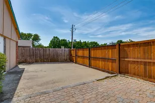 2910 Spinner Ln, Grand Prairie, TX 75052 - Photo 24