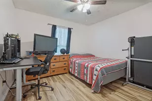 2910 Spinner Ln, Grand Prairie, TX 75052 - Photo 18