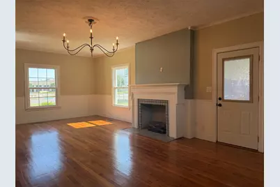 926 Calaveras Street, Graham, TX 76450 - Photo 2