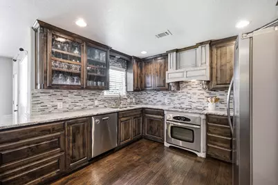 11 Edgemere Drive, Trophy Club, TX 76262 - Photo 8