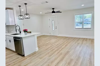 633 Cimarron Trace, Grand Prairie, TX 75051 - Photo 6
