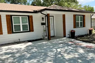 633 Cimarron Trce, Grand Prairie, TX 75051 - Photo 2
