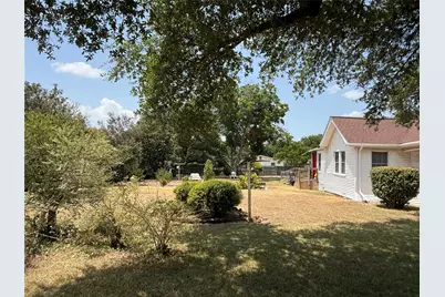 2233 Park Lake Drive, Waco, TX 76708 - Photo 2