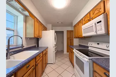 1713 Steinburg Lane, Fort Worth, TX 76134 - Photo 2