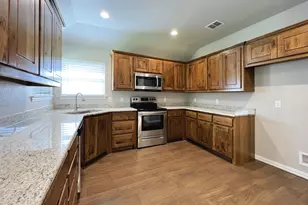 219 Clover Cir, Weatherford, TX 76086 - Photo 6