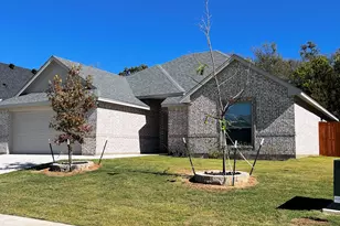 219 Clover Cir, Weatherford, TX 76086 - Photo 2