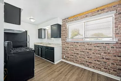 2701 Hemphill Street #206, Fort Worth, TX 76110 - Photo 2