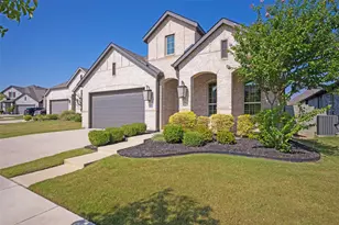 817 Nuthatch Ct, Argyle, TX 76226 - Photo 2