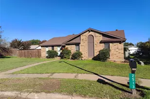 2513 Crown Cir, Garland, TX 75044 - Photo 2