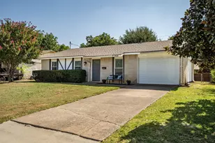 1019 Woodmere Dr, Lewisville, TX 75067 - Photo 2