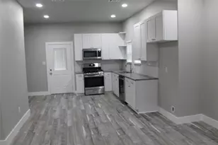 104 S Hubbard St, Alvord, TX 76225 - Photo 2