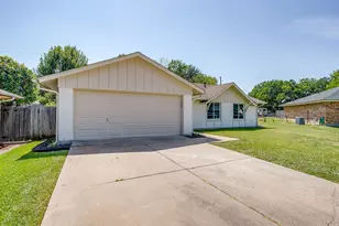 7017 Betsy Ross Ct, Watauga, TX 76148 - Photo 4