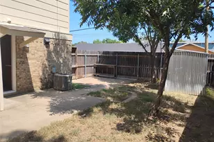 1202 Hilltop Dr, Irving, TX 75060 - Photo 30