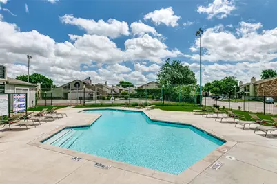 12823 Burninglog Lane, Dallas, TX 75243 - Photo 32