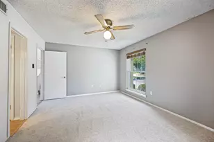 12823 Burninglog Ln, Dallas, TX 75243 - Photo 18