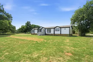 1040 Earp Rd, Springtown, TX 76082 - Photo 38