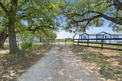 1040 Earp Road, Springtown, TX 76082 - Photo 2