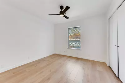 1105 W White Avenue, McKinney, TX 75069 - Photo 2