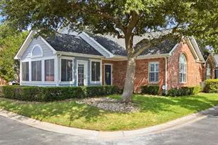 2305 Jennifer Ln, Bedford, TX 76021 - Photo 2