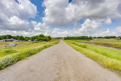 933 River Road, Fort Worth, TX 76114 - Photo 32