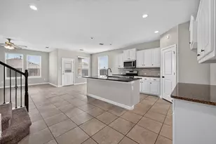 576 Pendennis Dr, Saginaw, TX 76131 - Photo 2