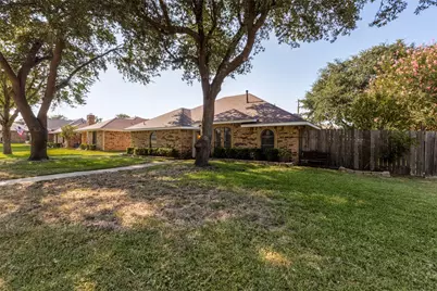 841 Broadmoor Drive, Mesquite, TX 75149 - Photo 2